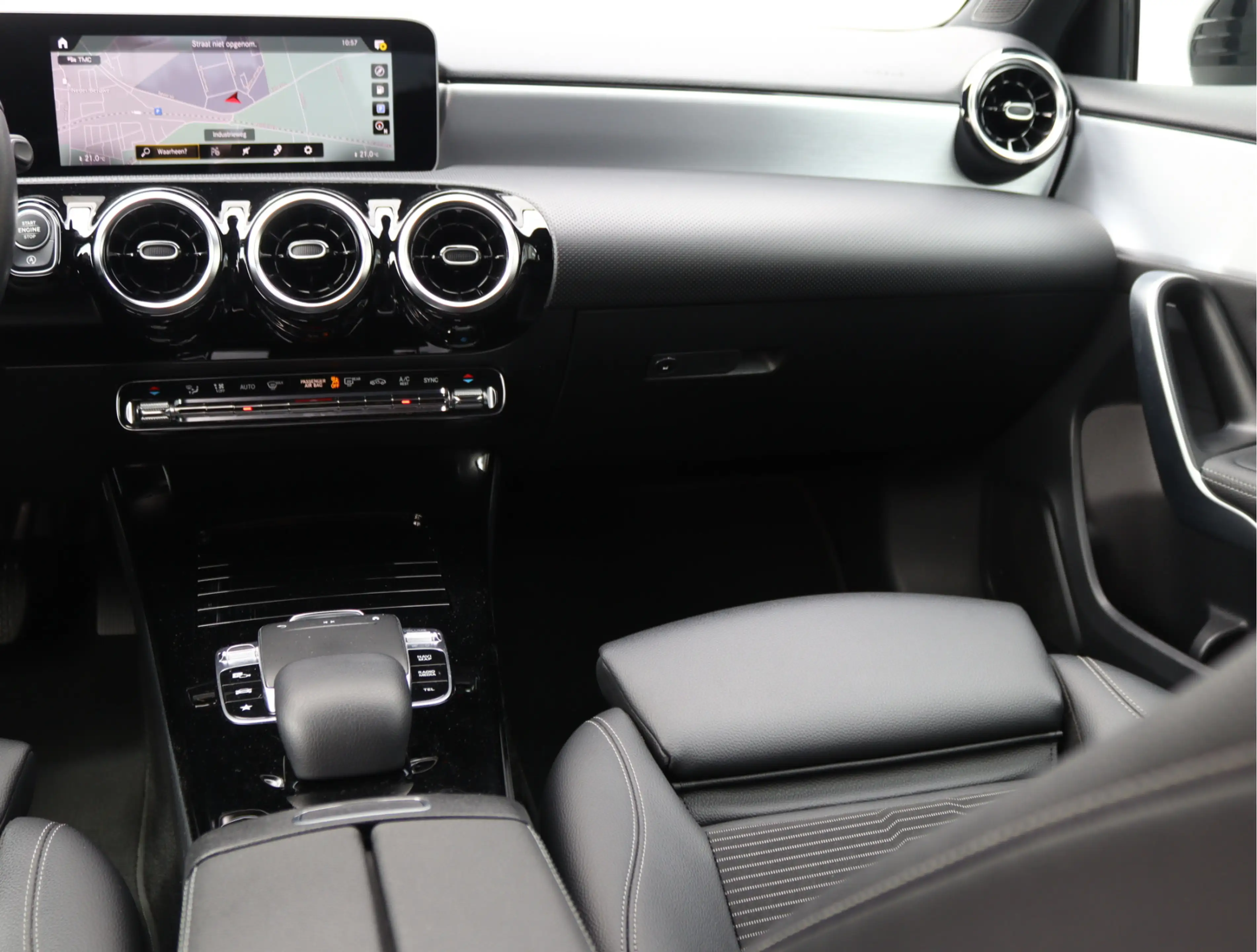 Mercedes-Benz A 220 Launch Edition | Widescreen | Camera | Org. NL — photo 19