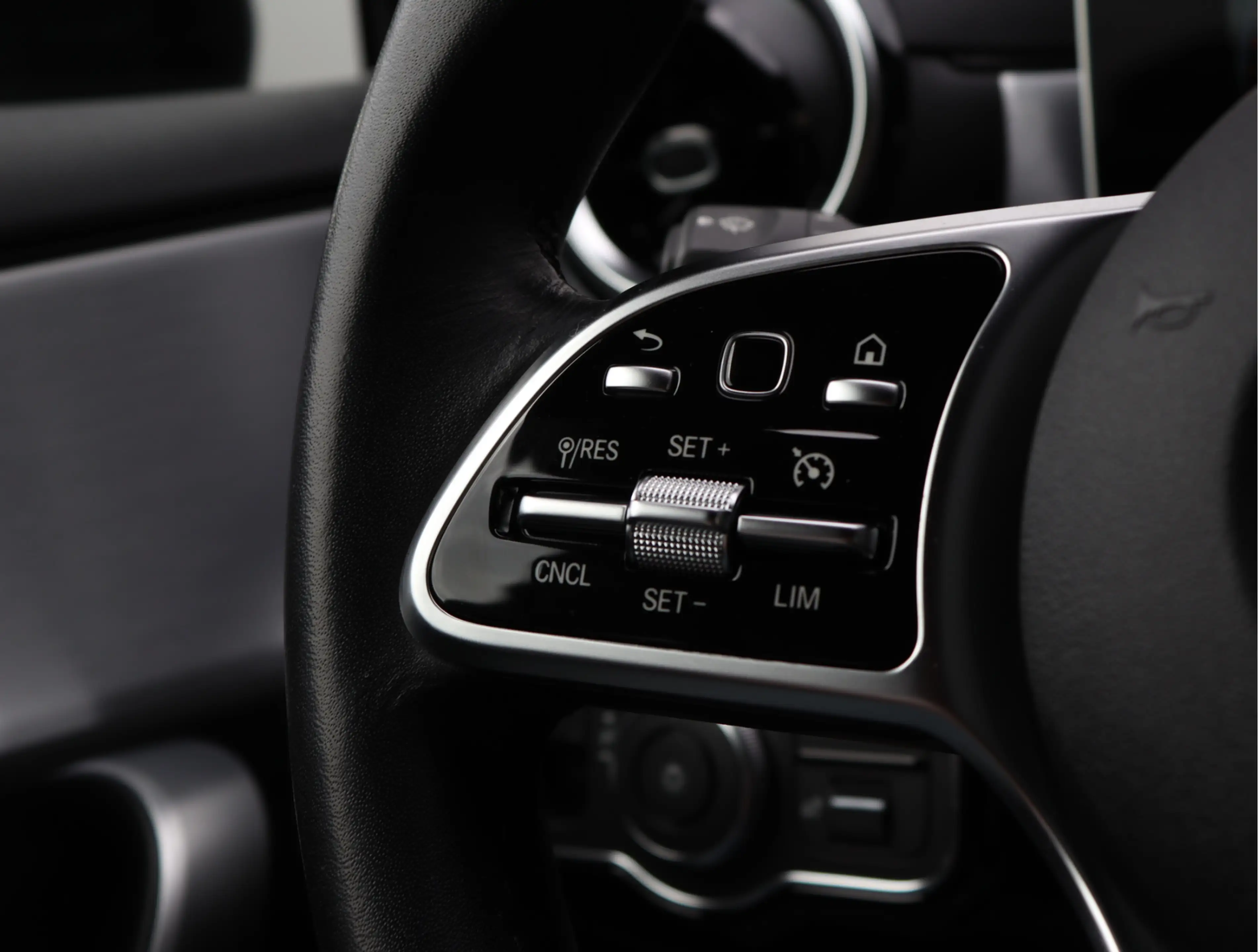 Mercedes-Benz A 220 Launch Edition | Widescreen | Camera | Org. NL — photo 31