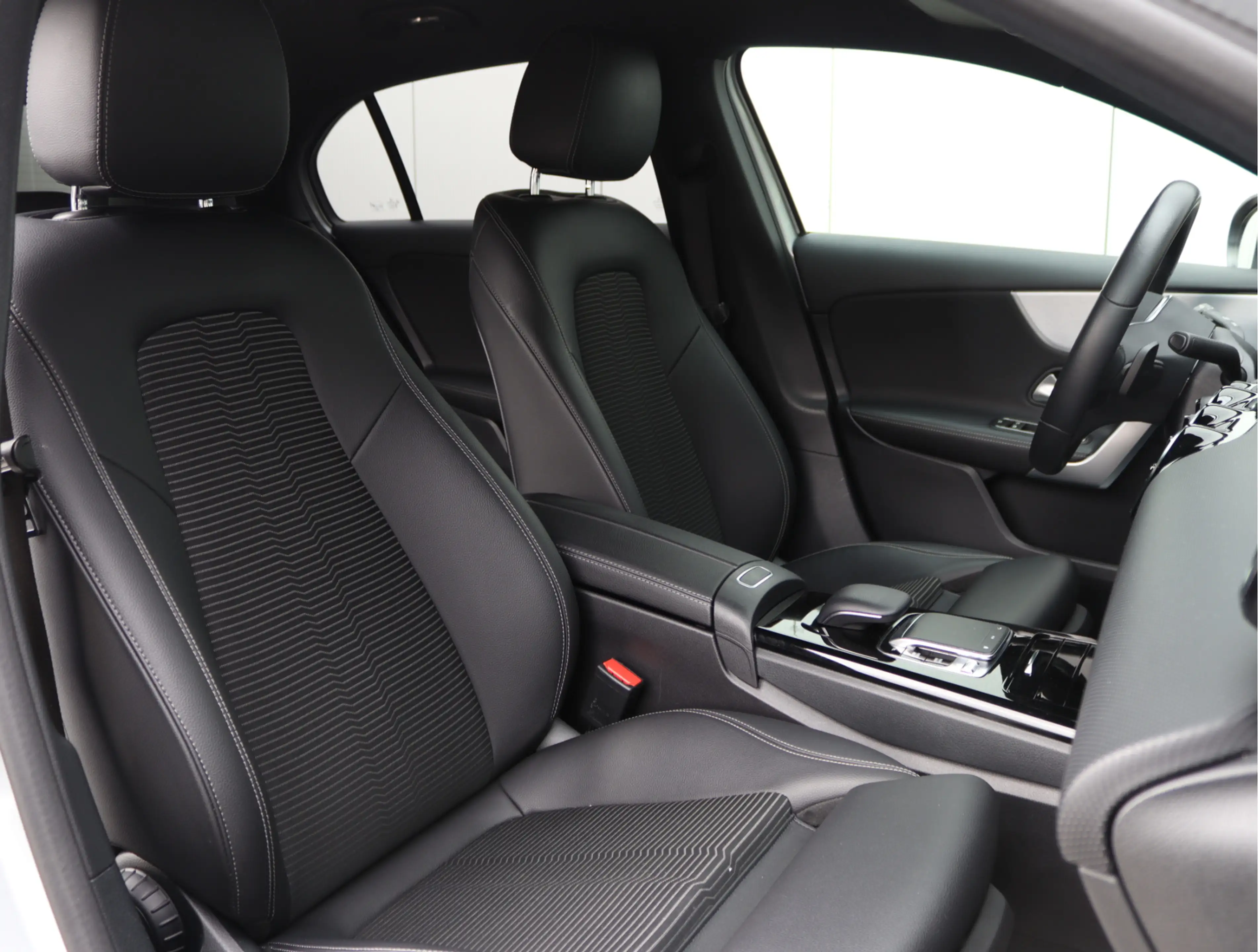 Mercedes-Benz A 220 Launch Edition | Widescreen | Camera | Org. NL — photo 20