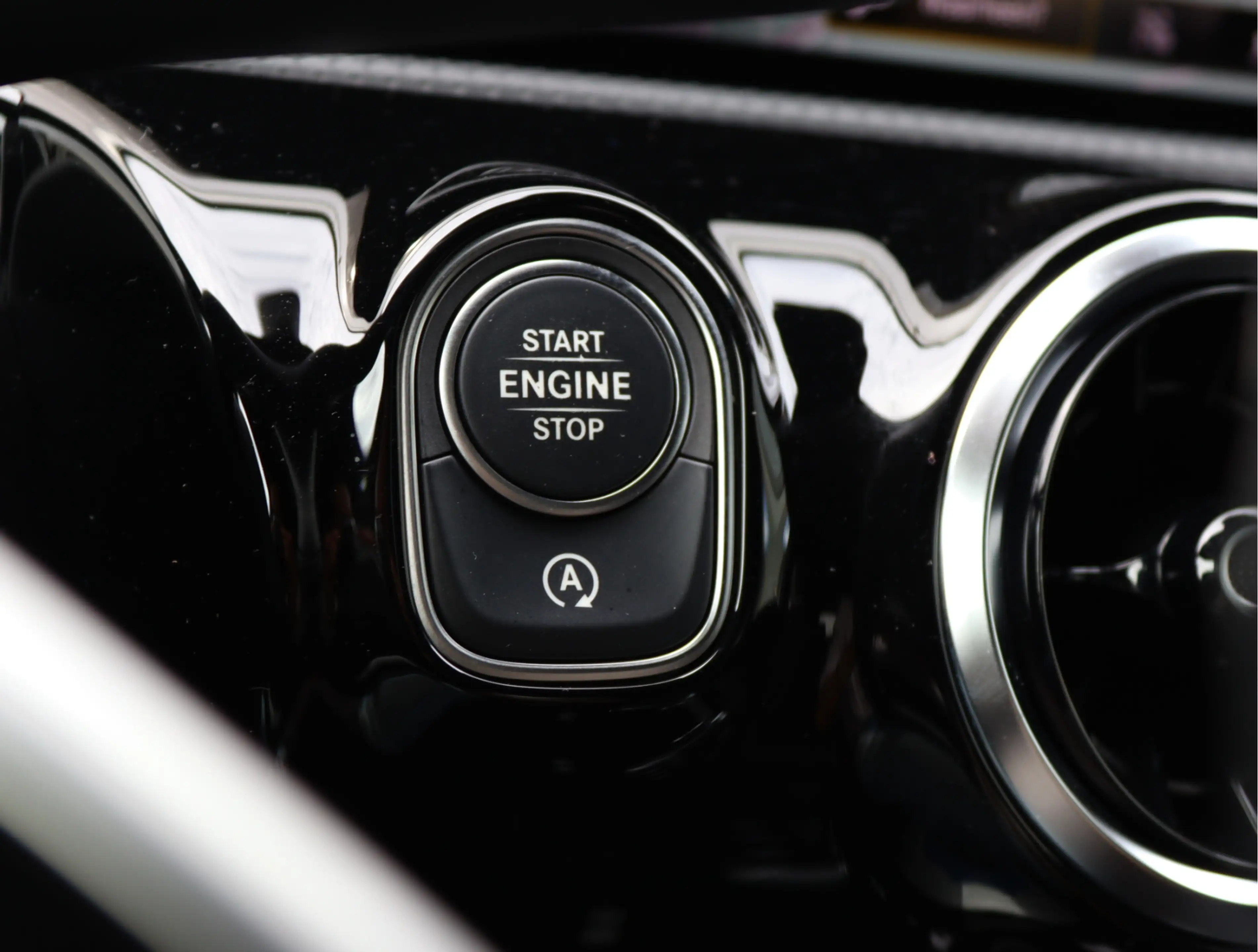 Mercedes-Benz A 220 Launch Edition | Widescreen | Camera | Org. NL — photo 36