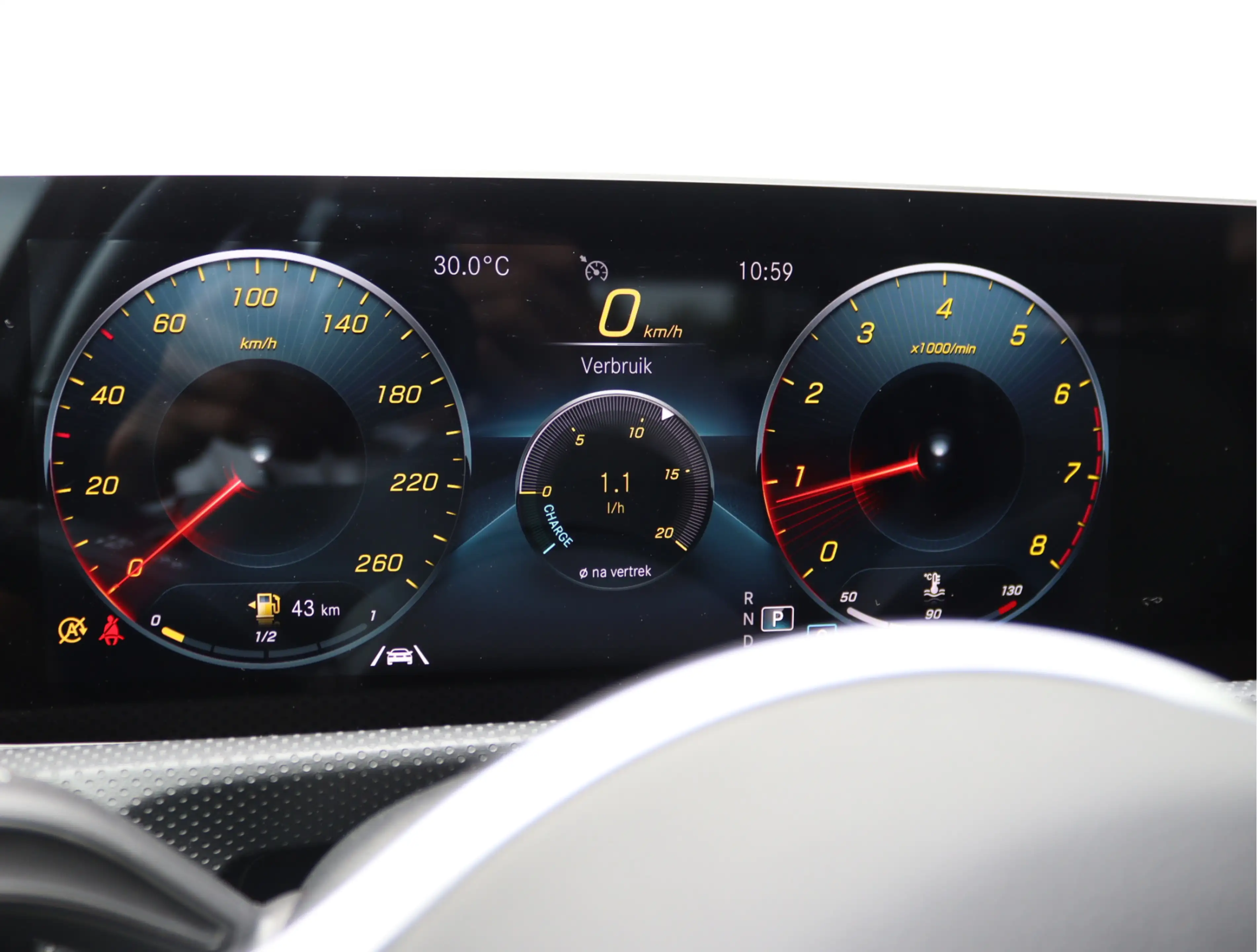 Mercedes-Benz A 220 Launch Edition | Widescreen | Camera | Org. NL — photo 34