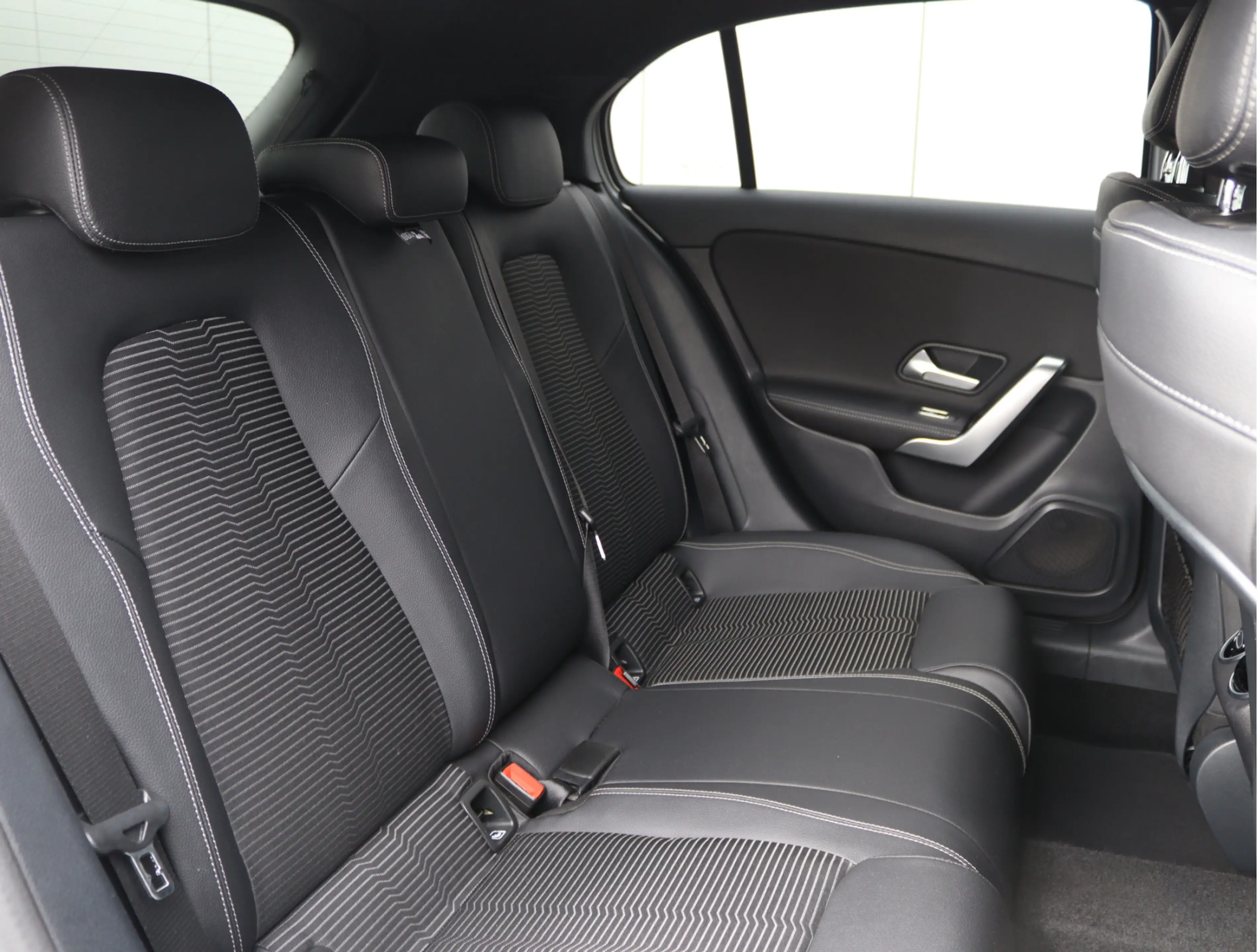 Mercedes-Benz A 220 Launch Edition | Widescreen | Camera | Org. NL — photo 21