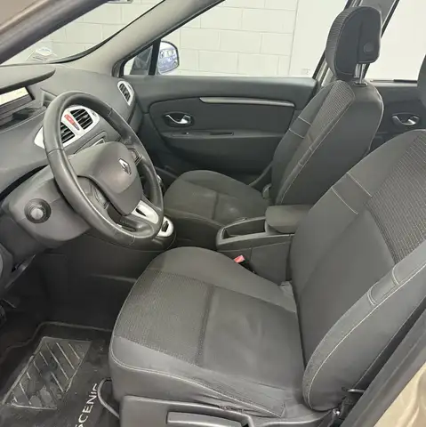 Renault Scenic view 9