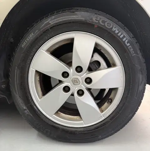 Renault Scenic view 13