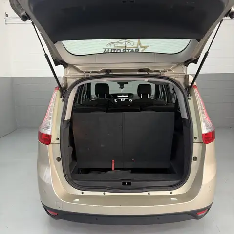 Renault Scenic view 6