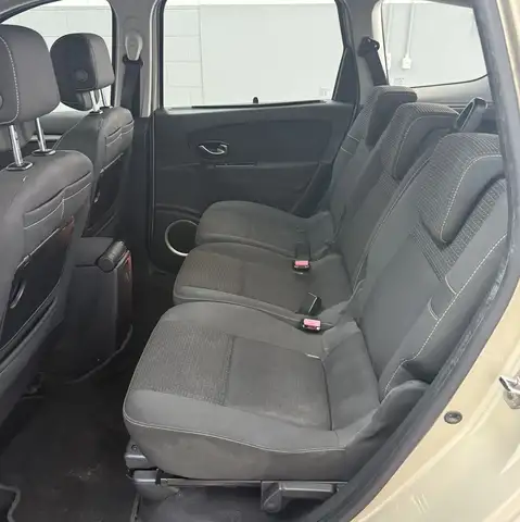Renault Scenic view 10