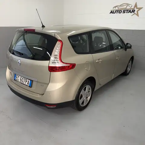 Renault Scenic view 4