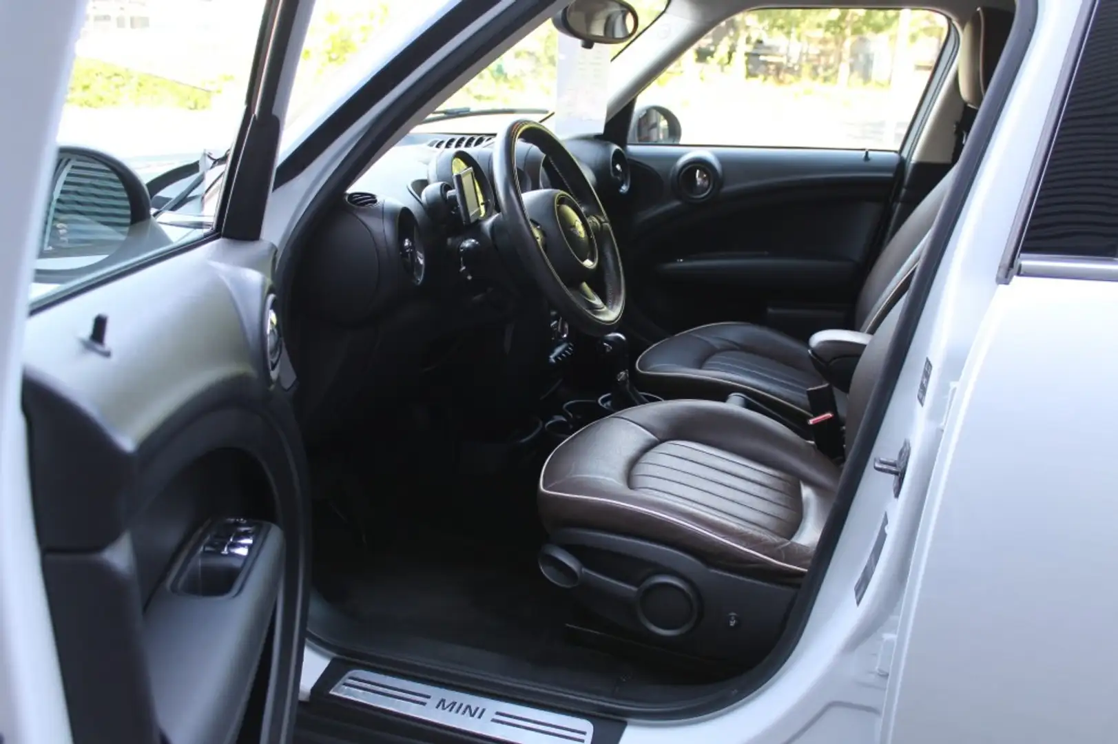 MINI Cooper Countryman 1.6 Countryman Cooper ALL4 Pepper Uitv. AUTOMAAT - Wit - 2