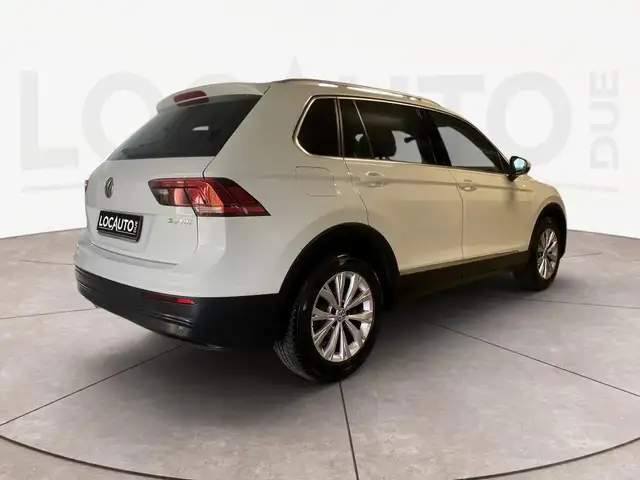 Volkswagen Tiguan view 28