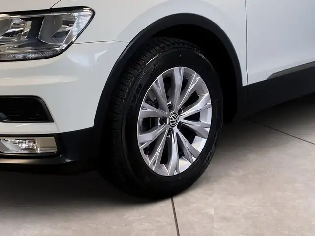 Volkswagen Tiguan view 15