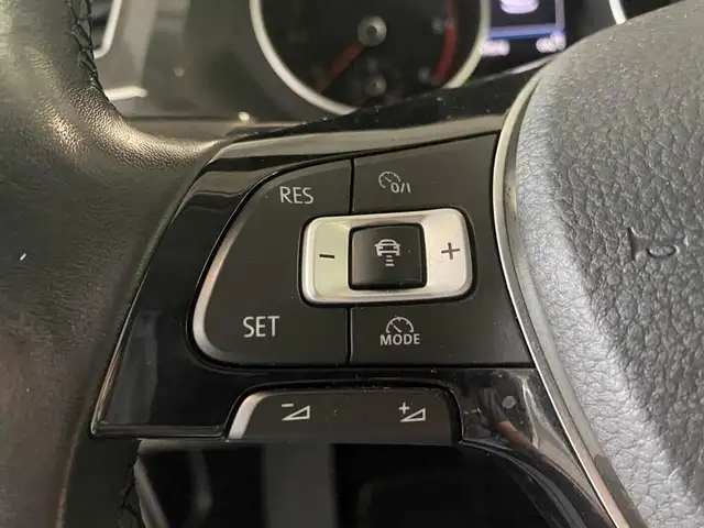 Volkswagen Tiguan view 12