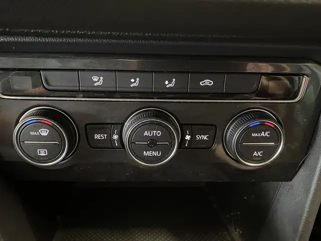 Volkswagen Tiguan view 10