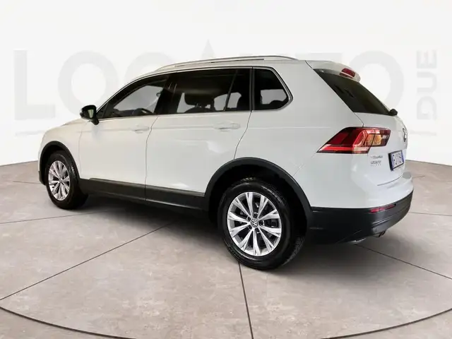 Volkswagen Tiguan view 29