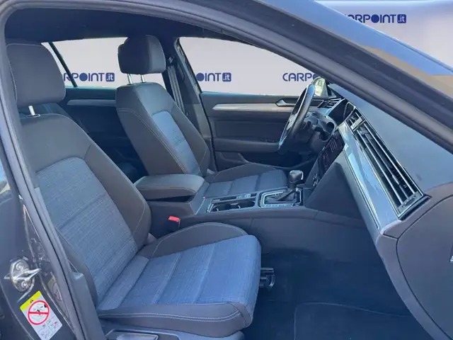 Volkswagen Passat view 17