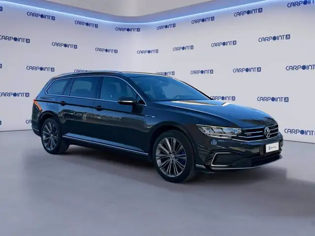 Volkswagen Passat view 8