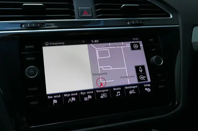 Volkswagen Tiguan view 12