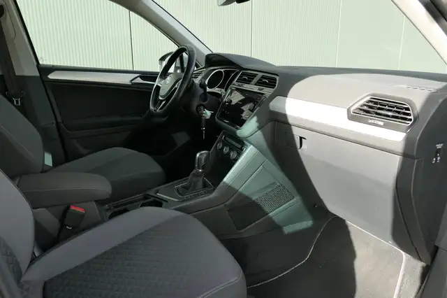 Volkswagen Tiguan view 14