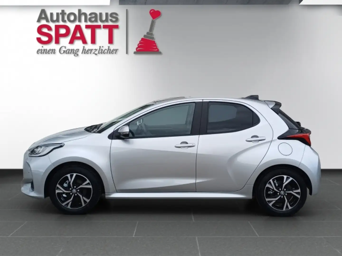 Toyota Yaris 1,5 VVT-i Hybrid Active Drive !! Prompt verfügbar Silber - 2