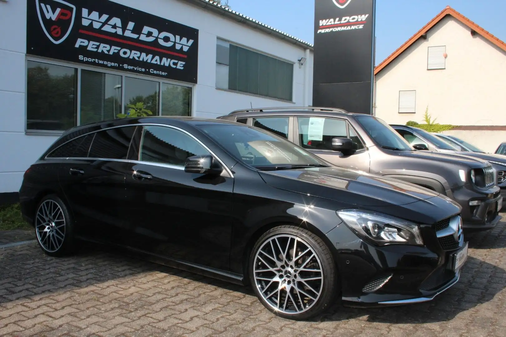 Mercedes-Benz CLA 180 CLA -Klasse Shooting Brake CLA 180 Noir - 2
