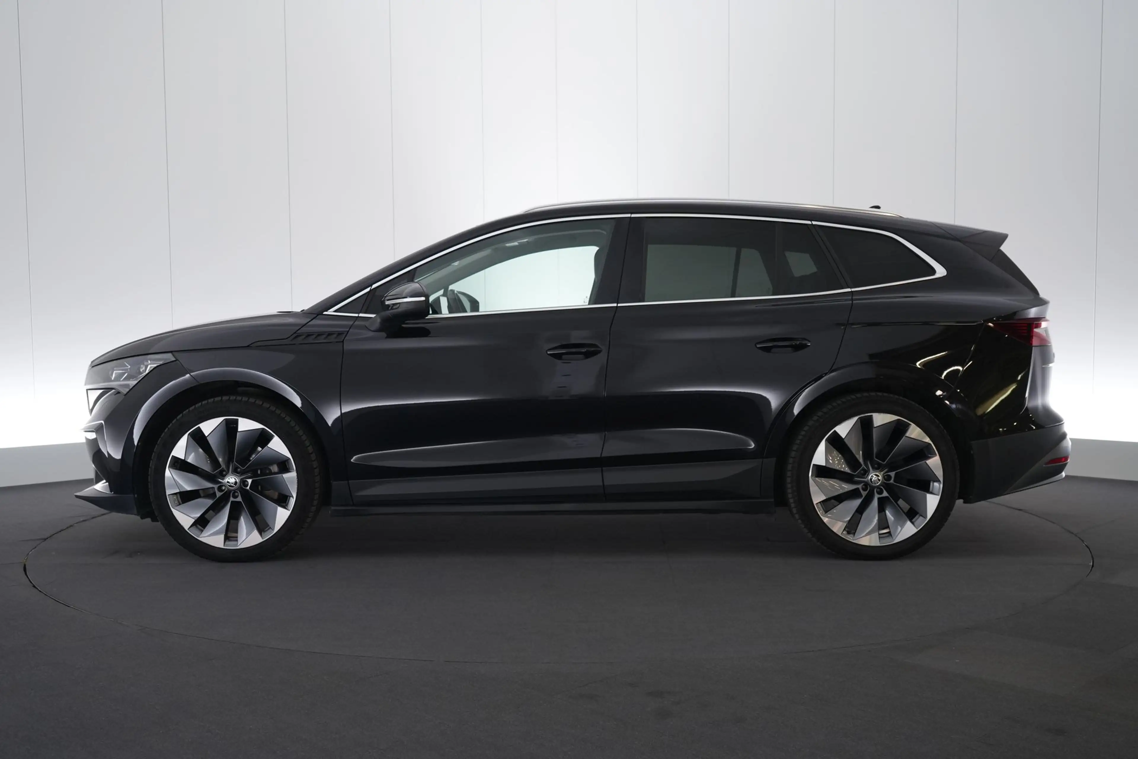 Skoda Enyaq 82 kWh 80 Launch+ LEDER/CUIR LED GPS PDC CAM Keyle — photo 11