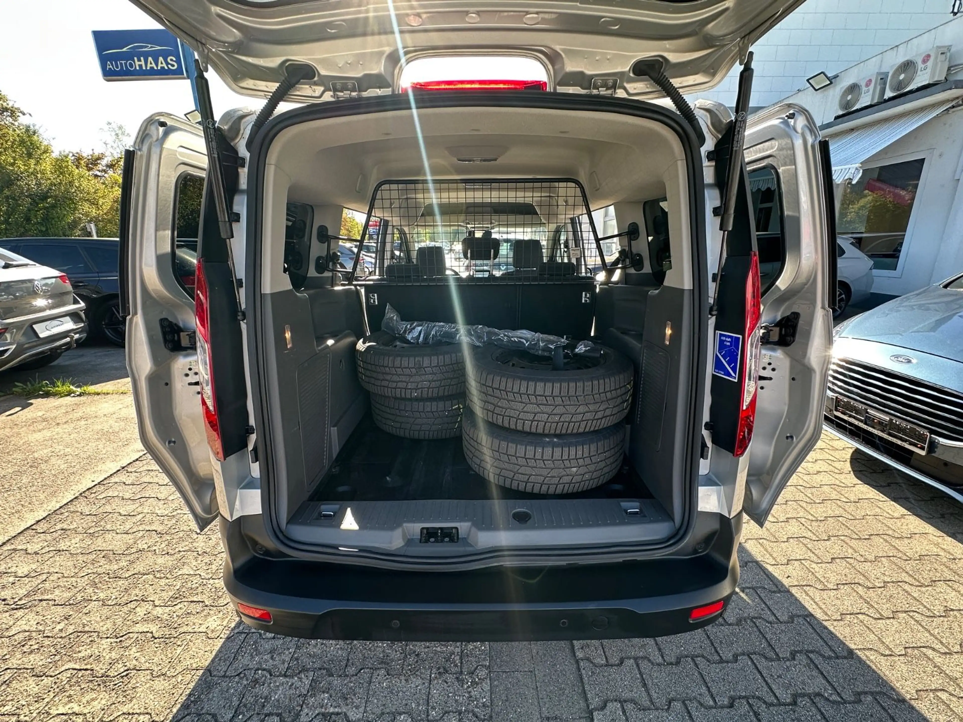 Ford Transit Connect 230* 5-Sitz*StandHeiz*R-Cam*Navi — photo 14