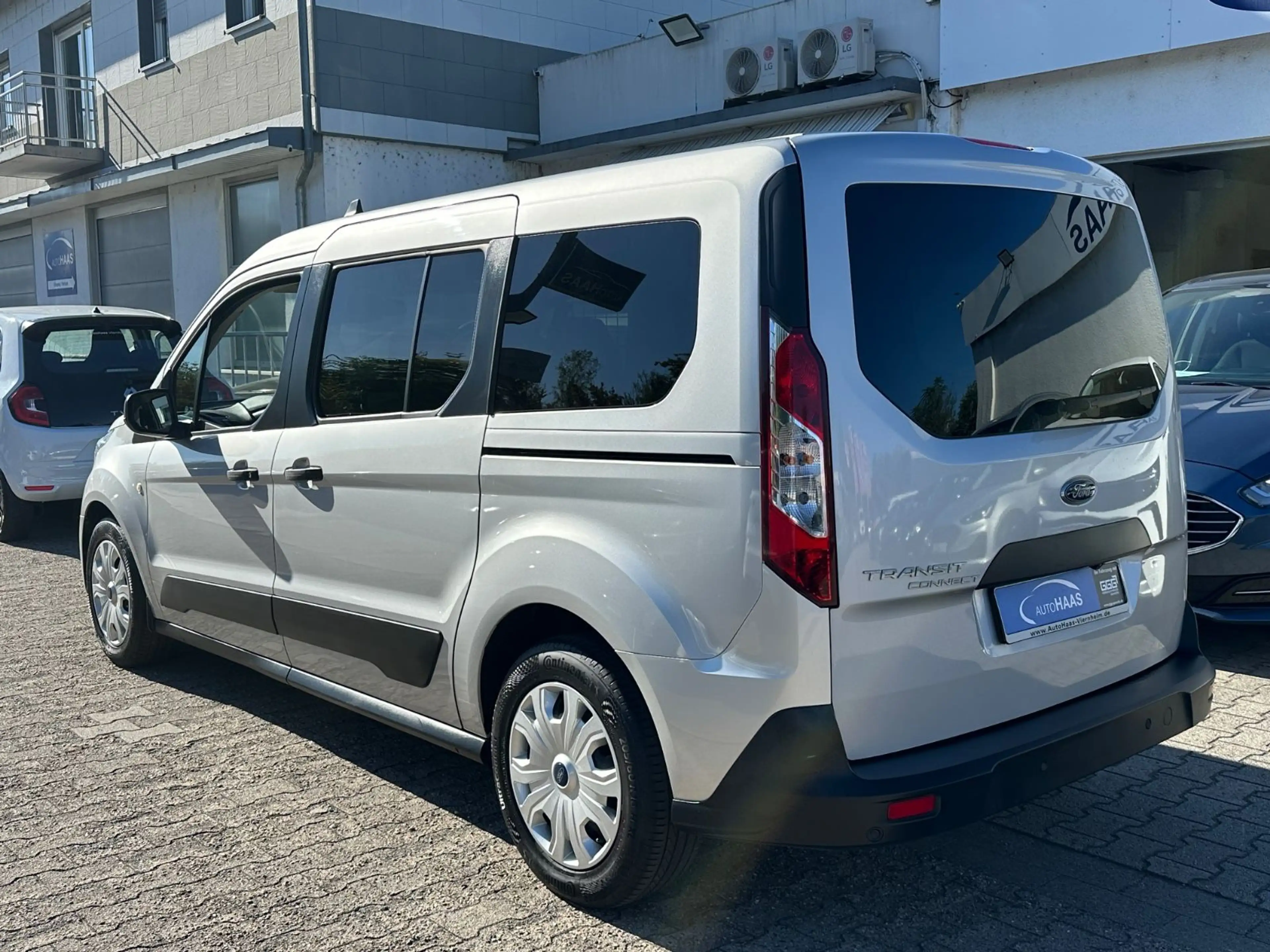 Ford Transit Connect 230* 5-Sitz*StandHeiz*R-Cam*Navi — photo 3