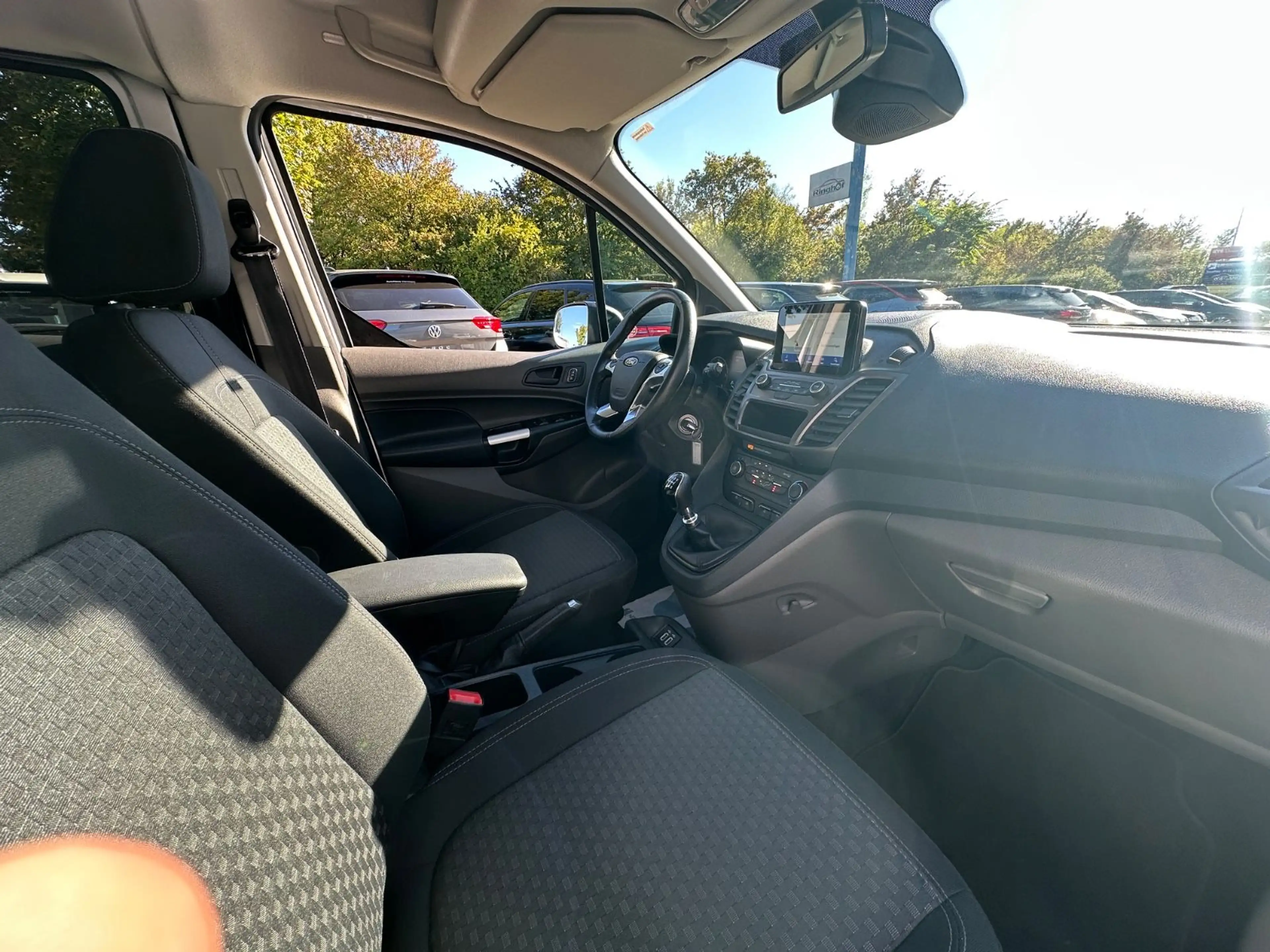 Ford Transit Connect 230* 5-Sitz*StandHeiz*R-Cam*Navi — photo 9