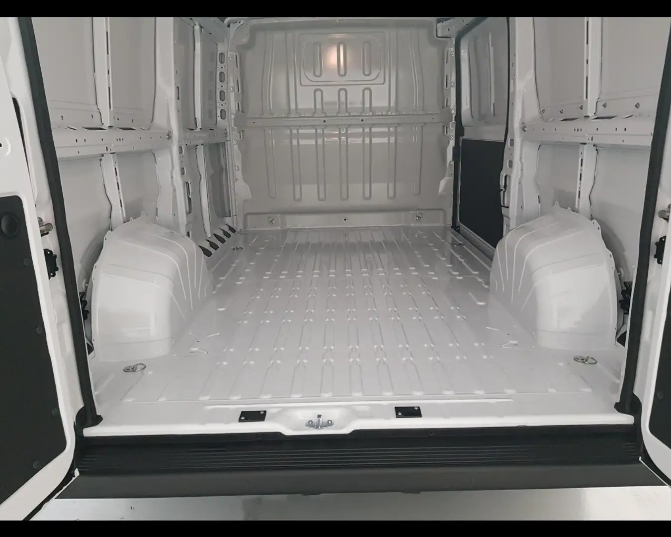 Citroen Jumper 35 2.2 BlueHDi 140 S&S AT8 PM-TN Furgone Bianco - 2