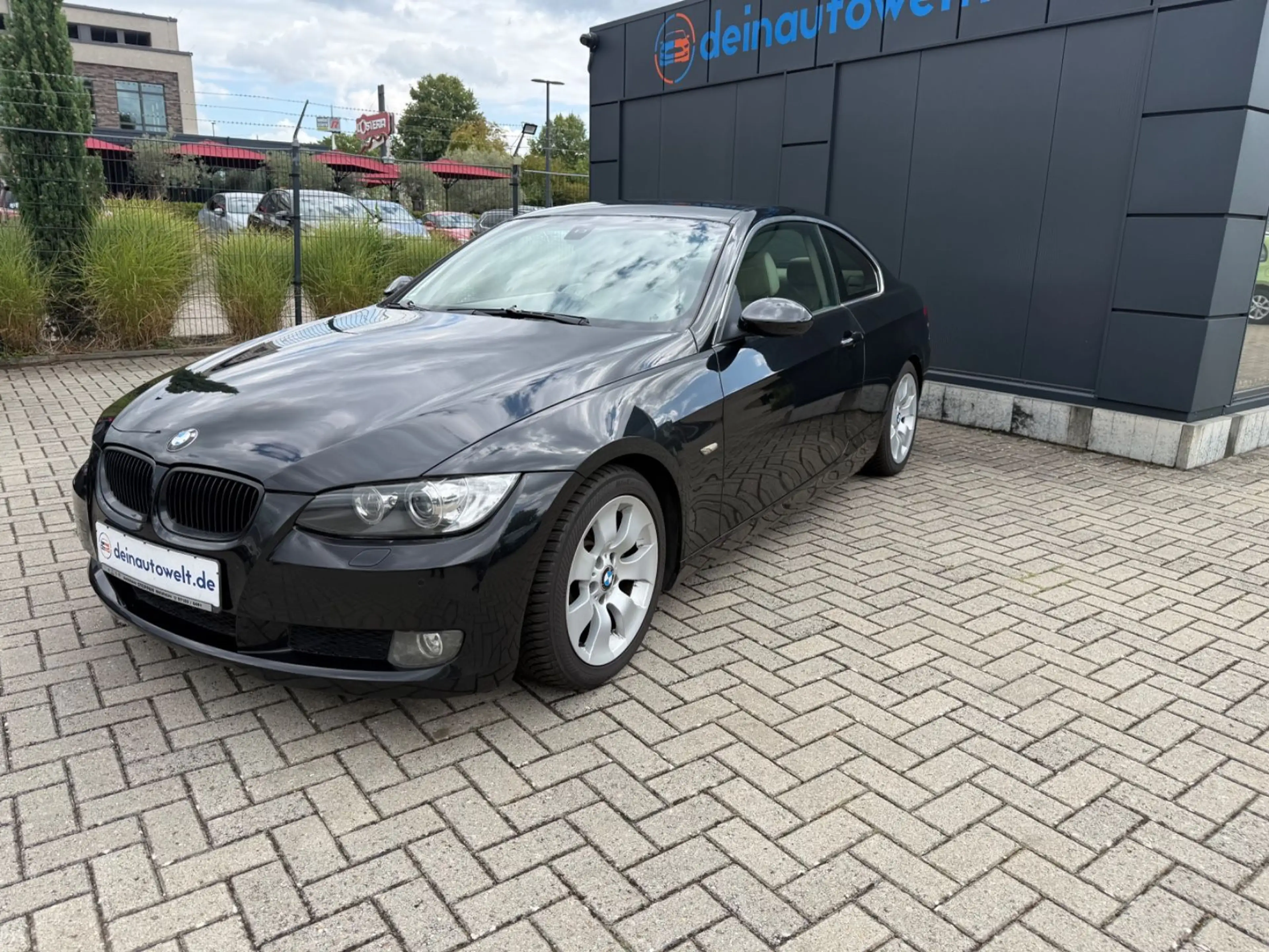 BMW 325 i 3 Coupe  *Navi *Automatik*TüvNeu