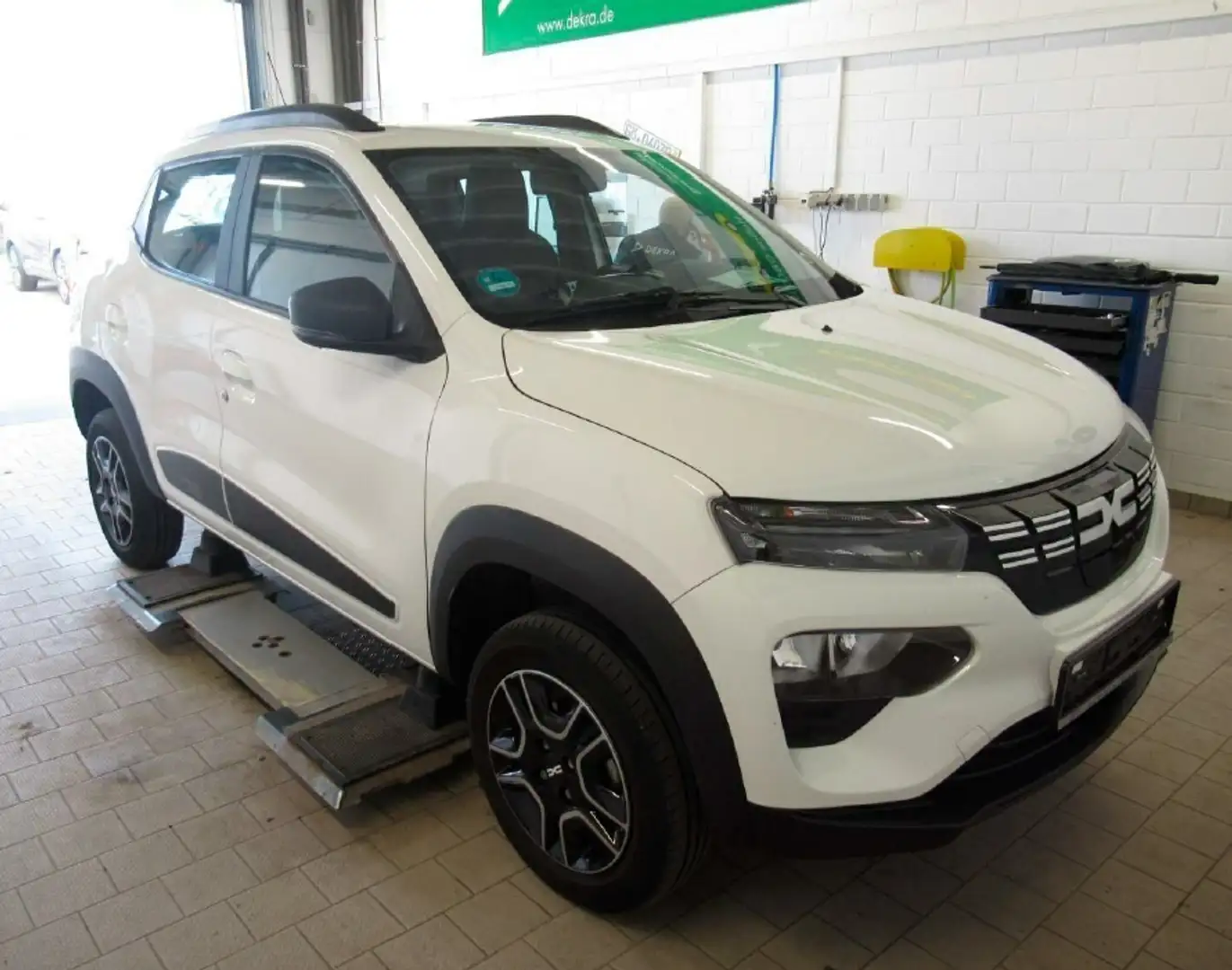 Dacia Spring Essential 45 Klima - Bluetooth Weiß - 1