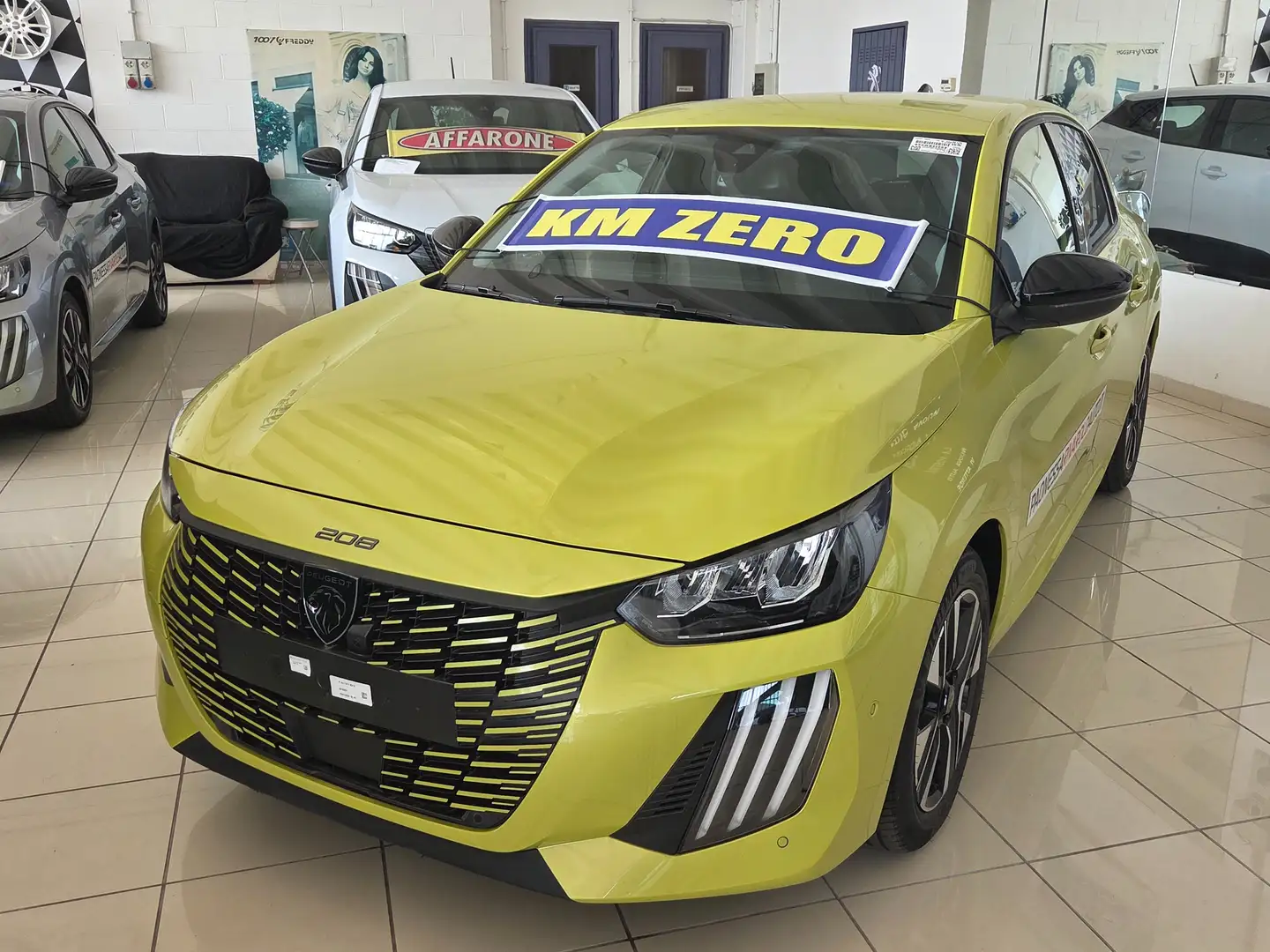 Peugeot 208 208 KM/0 ALLURE 100 CV NESSUN OBBLIGO FINANZIARIO! Geel - 1