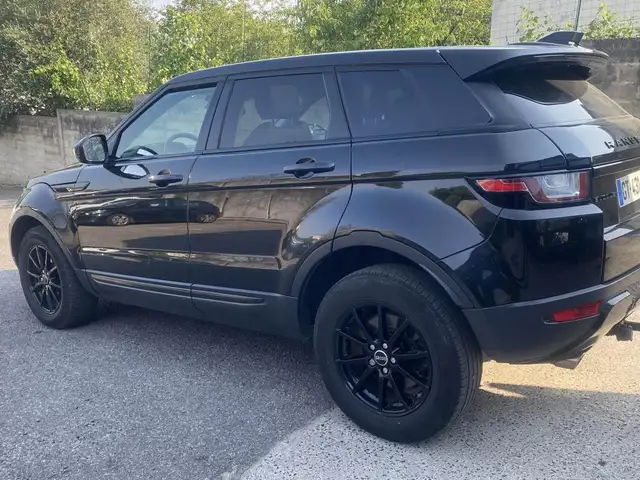 Land Rover Range Rover Evoque view 2