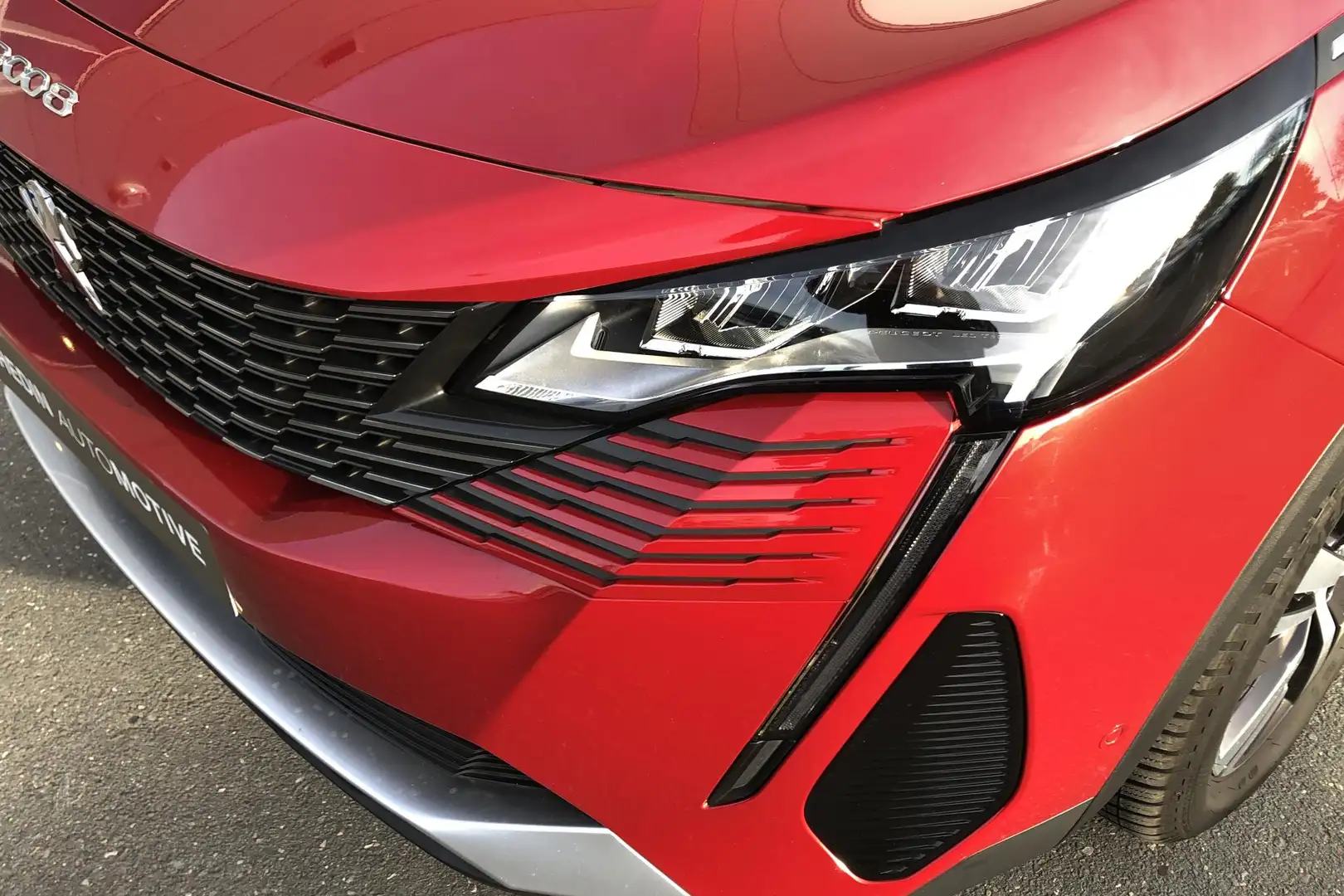 Peugeot 3008 1.2 130PK Allure | Navigatie | Camera | Climate Co Rood - 2