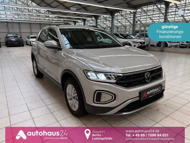 Volkswagen T-Roc main image