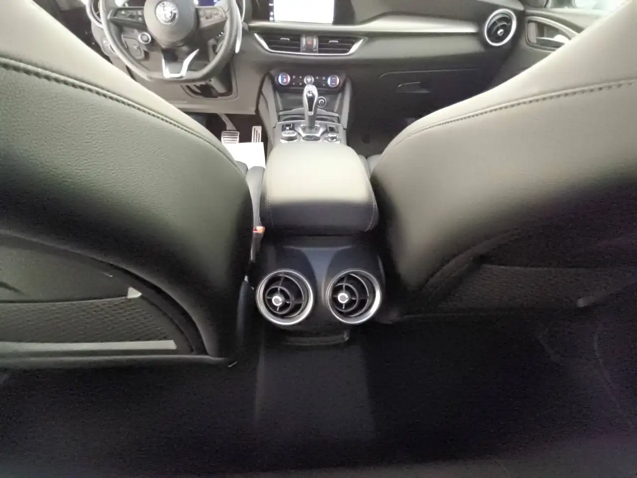 Alfa Romeo Stelvio 2025 — фото 13