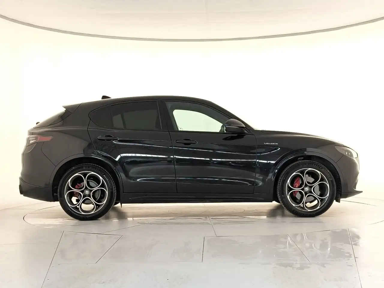 Alfa Romeo Stelvio 2025
