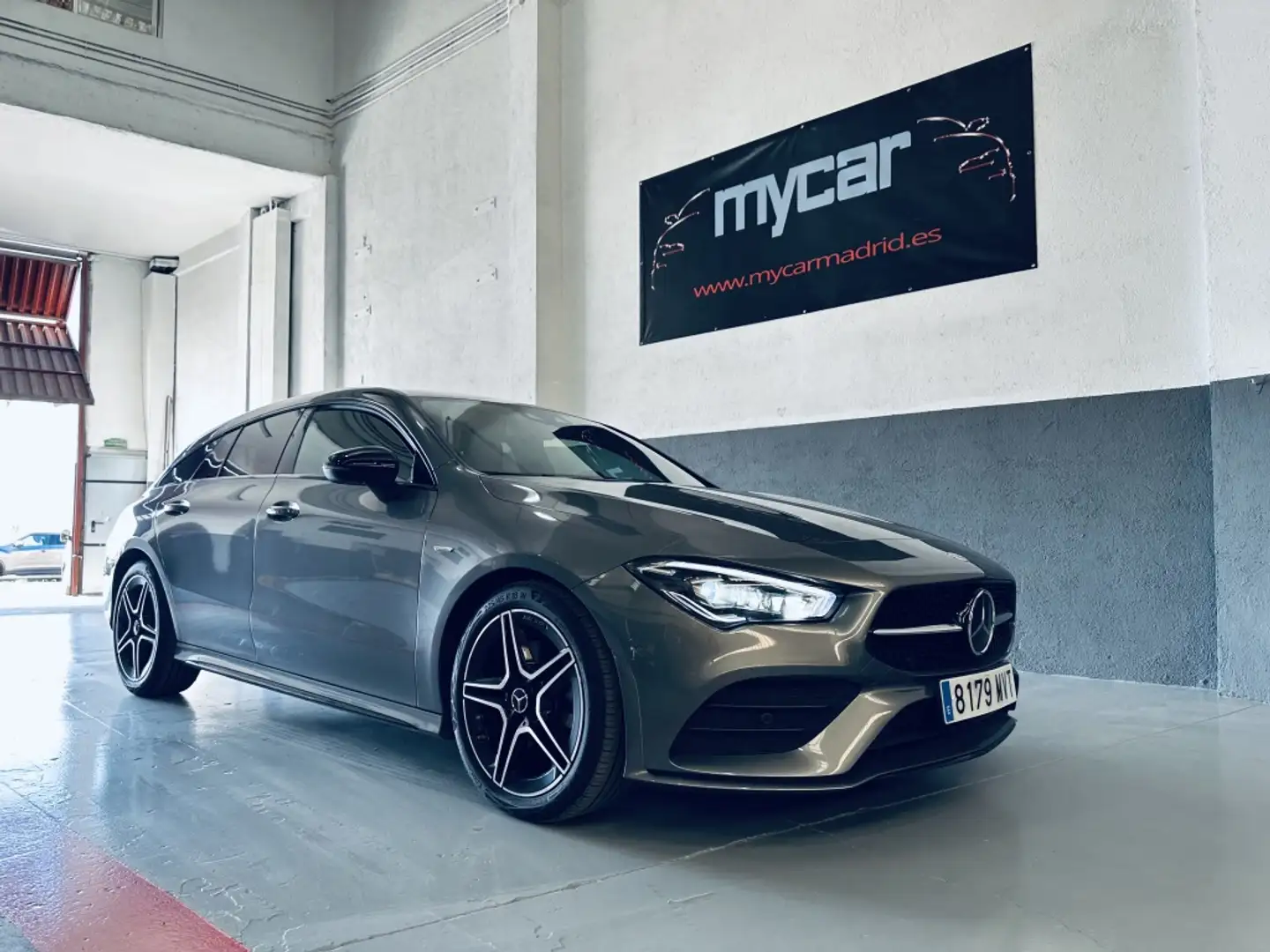 Mercedes-Benz CLA 220 Shooting Brake 220d 8G-DCT (4.75) Gris - 1