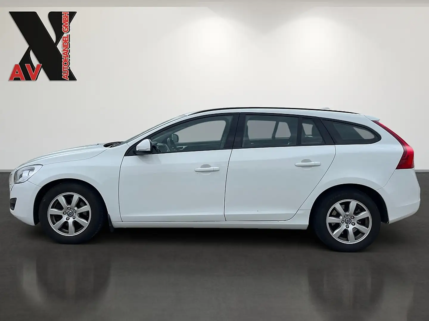Volvo V60 Drive Momentum/2 BESITZER/TOLLE AUSSTATTUNG/ Bianco - 2