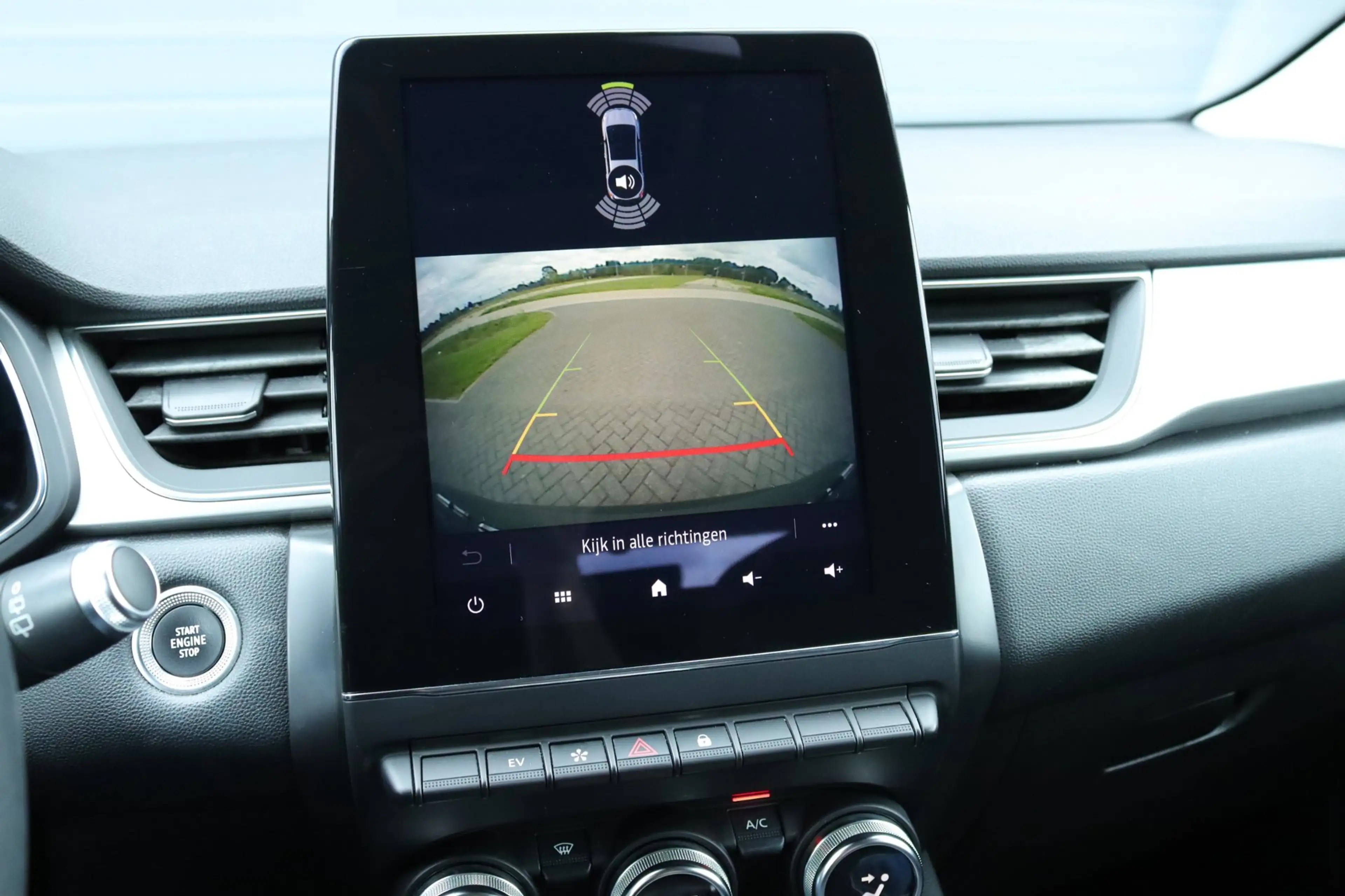Renault Captur 1.6 E-Tech Plug-in Hybrid / Carplay / Camera — photo 19