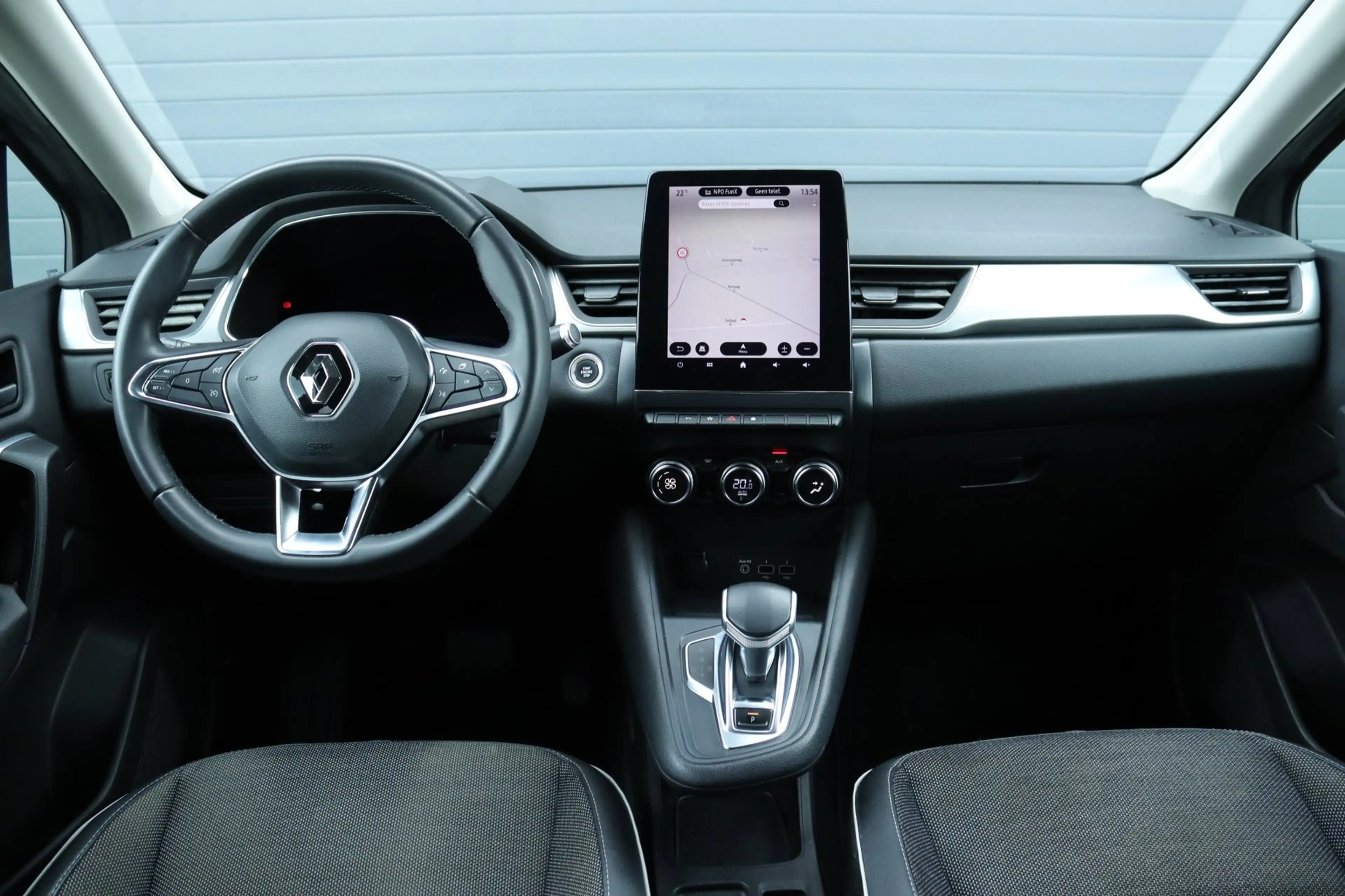 Renault Captur 1.6 E-Tech Plug-in Hybrid / Carplay / Camera — photo 12