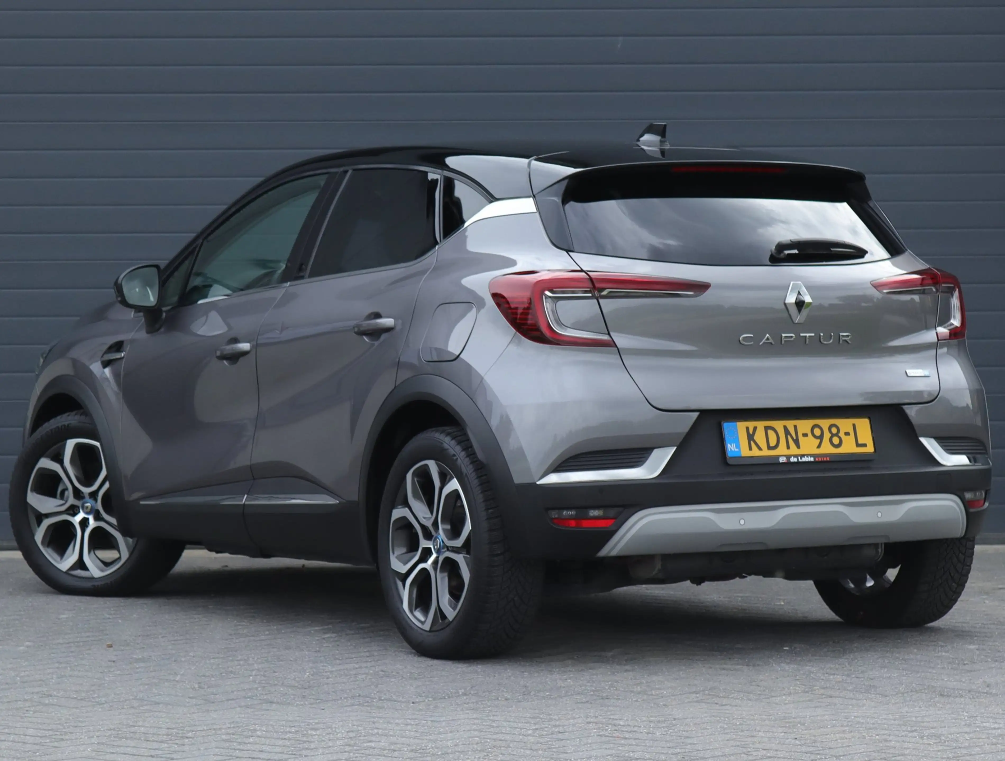 Renault Captur 1.6 E-Tech Plug-in Hybrid / Carplay / Camera — photo 8