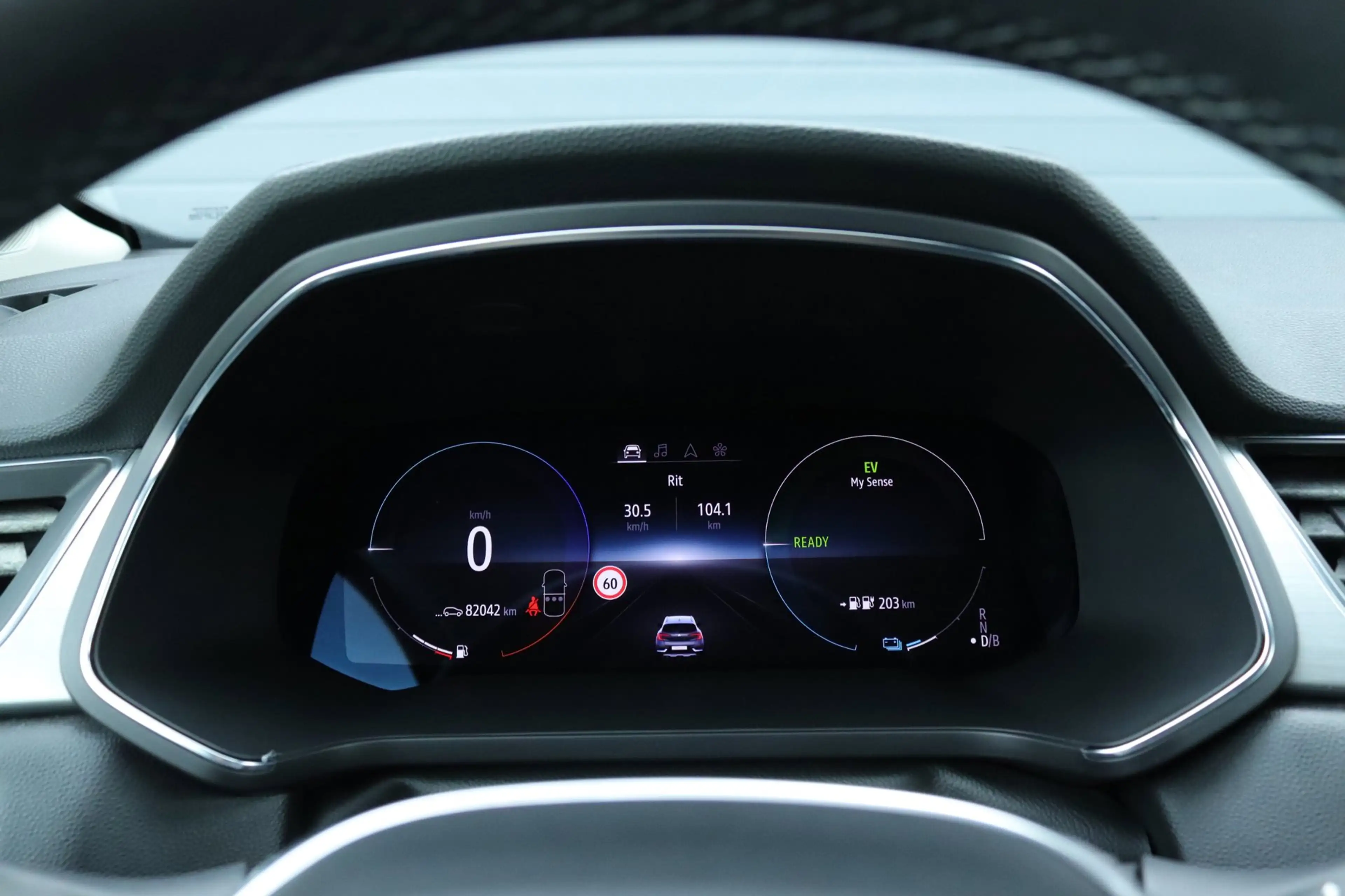 Renault Captur 1.6 E-Tech Plug-in Hybrid / Carplay / Camera — photo 17