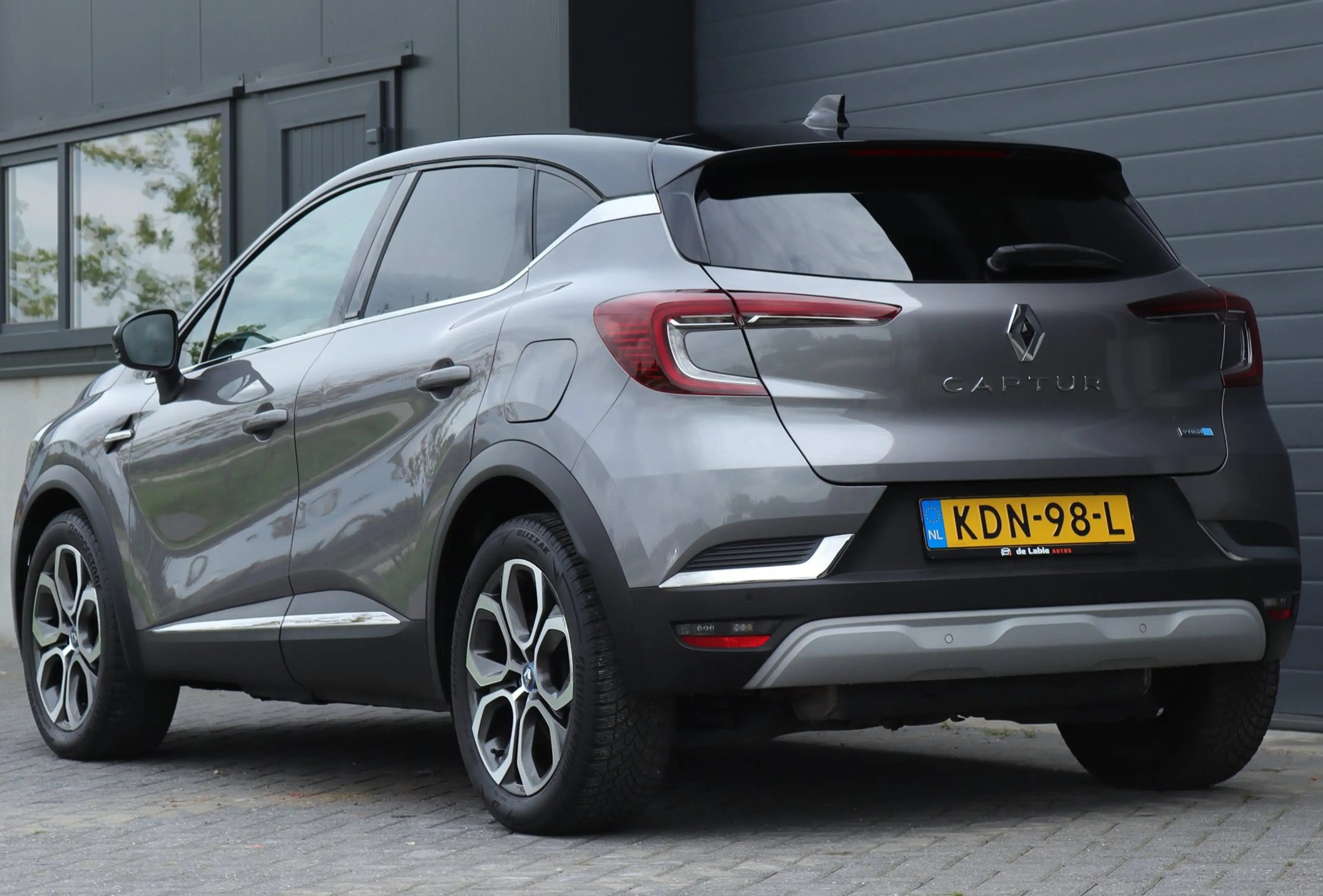 Renault Captur 1.6 E-Tech Plug-in Hybrid / Carplay / Camera — photo 7