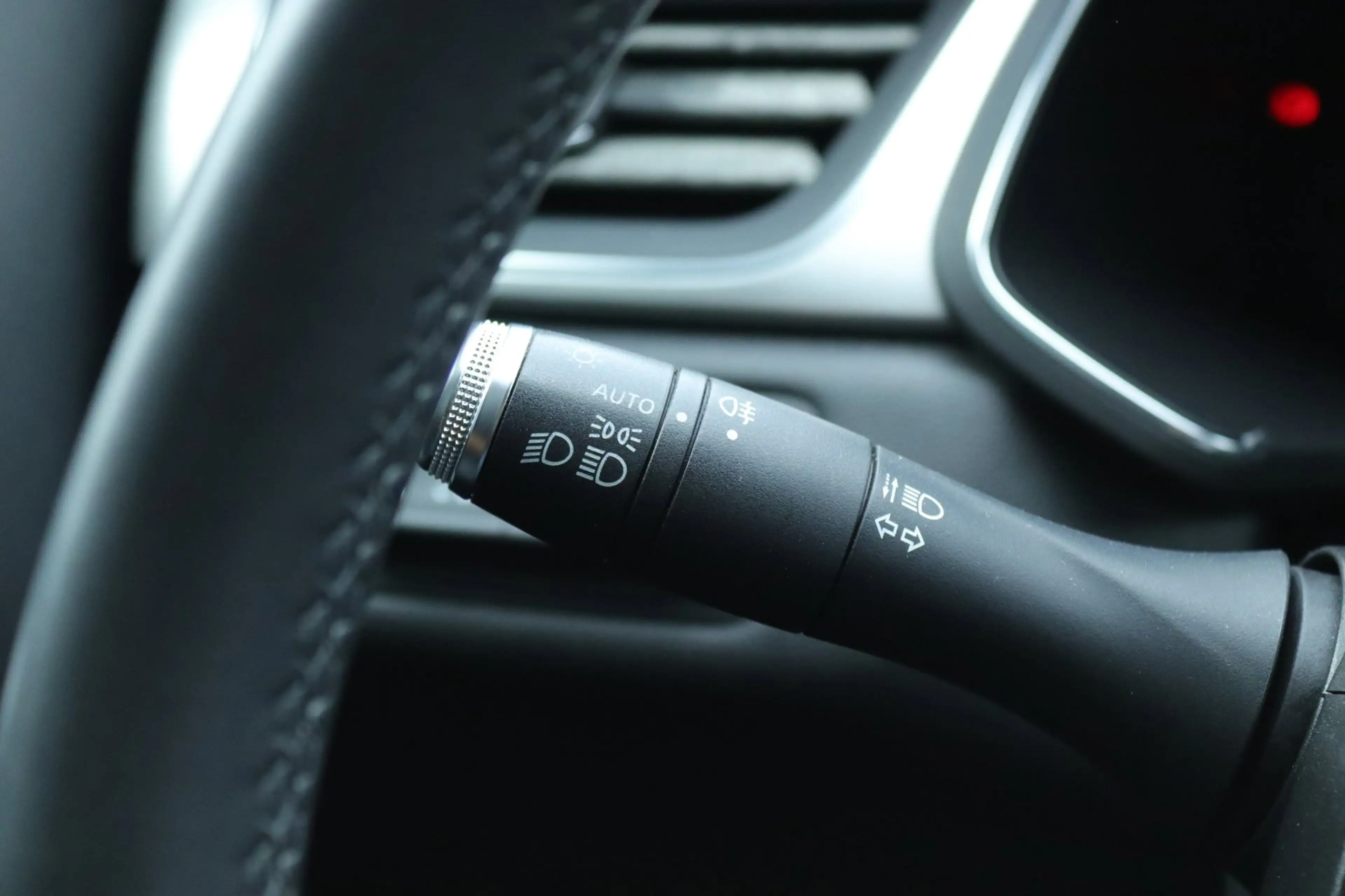 Renault Captur 1.6 E-Tech Plug-in Hybrid / Carplay / Camera — photo 15