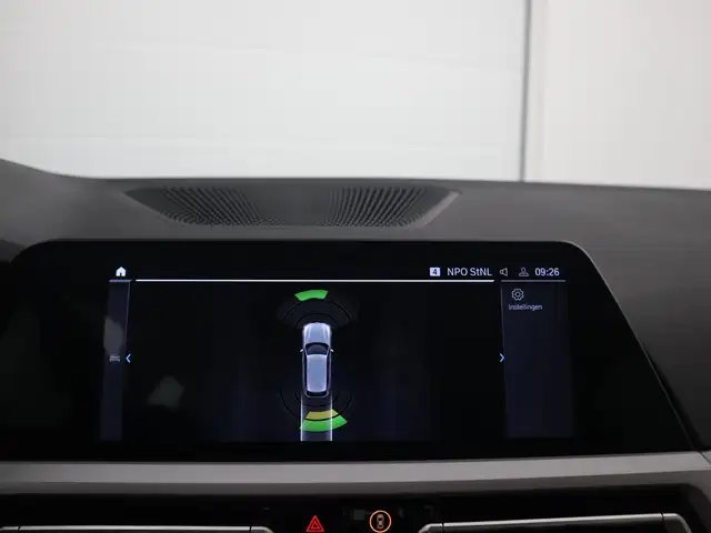 BMW 3 Series view 12