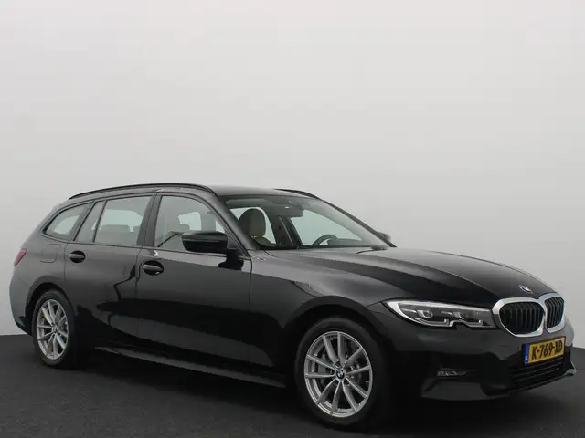 BMW 3 Series view 20