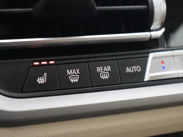 BMW 3 Series view 14