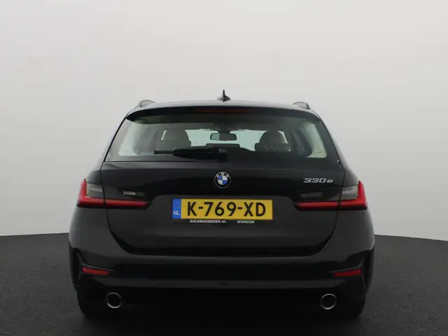BMW 3 Series view 17