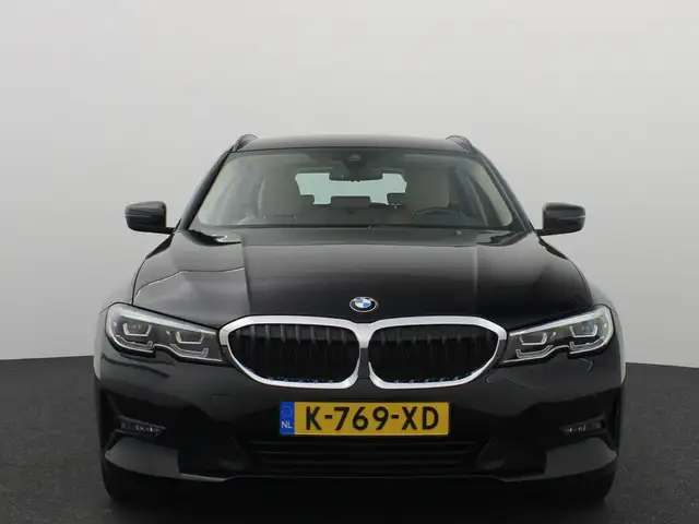 BMW 3 Series view 21