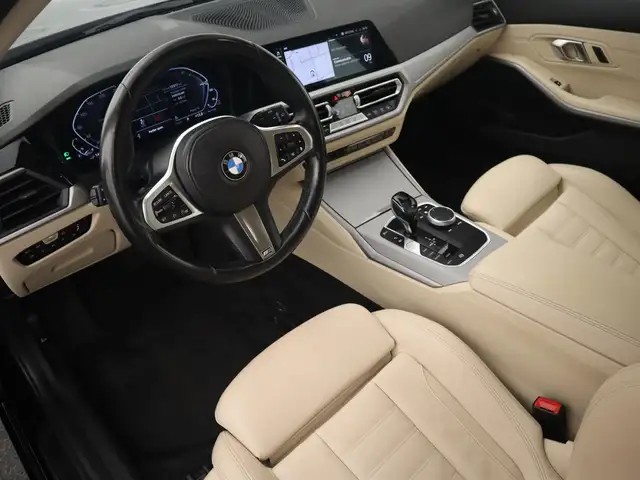 BMW 3 Series view 9